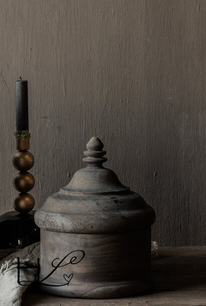 Wooden jar with lid