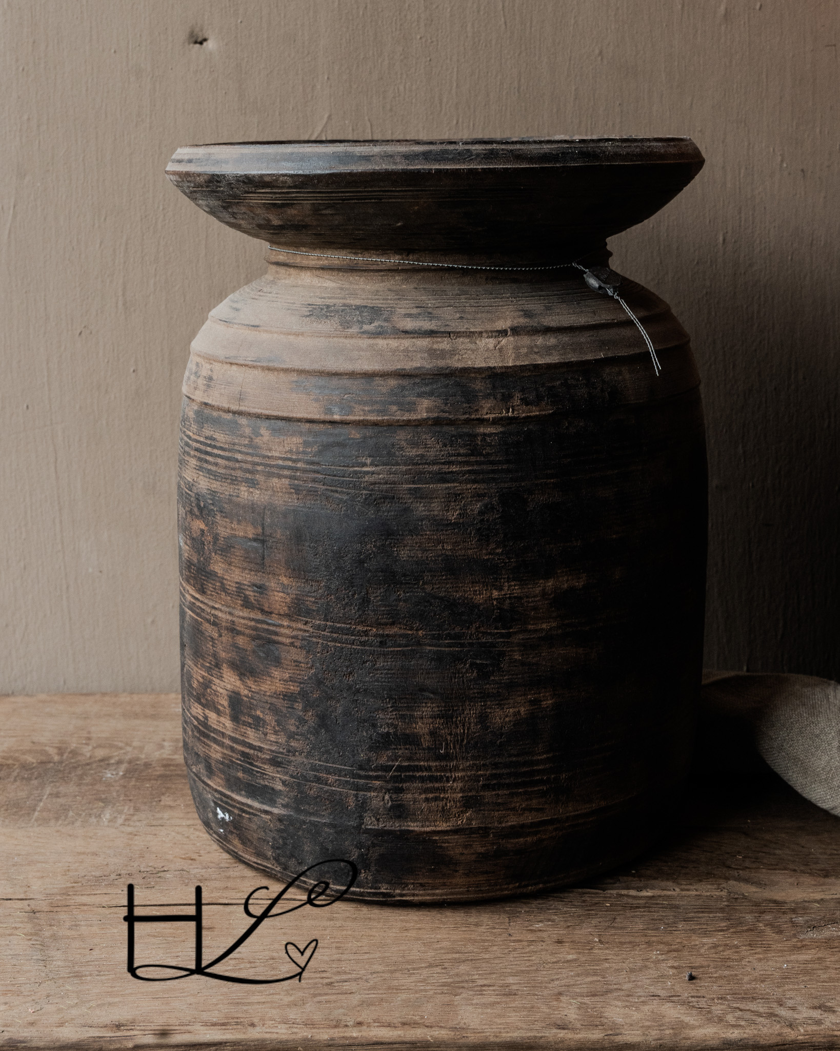 Originaler alter nepalesischer Holzkrug/Topf aus Hoffz mit Deckel-6