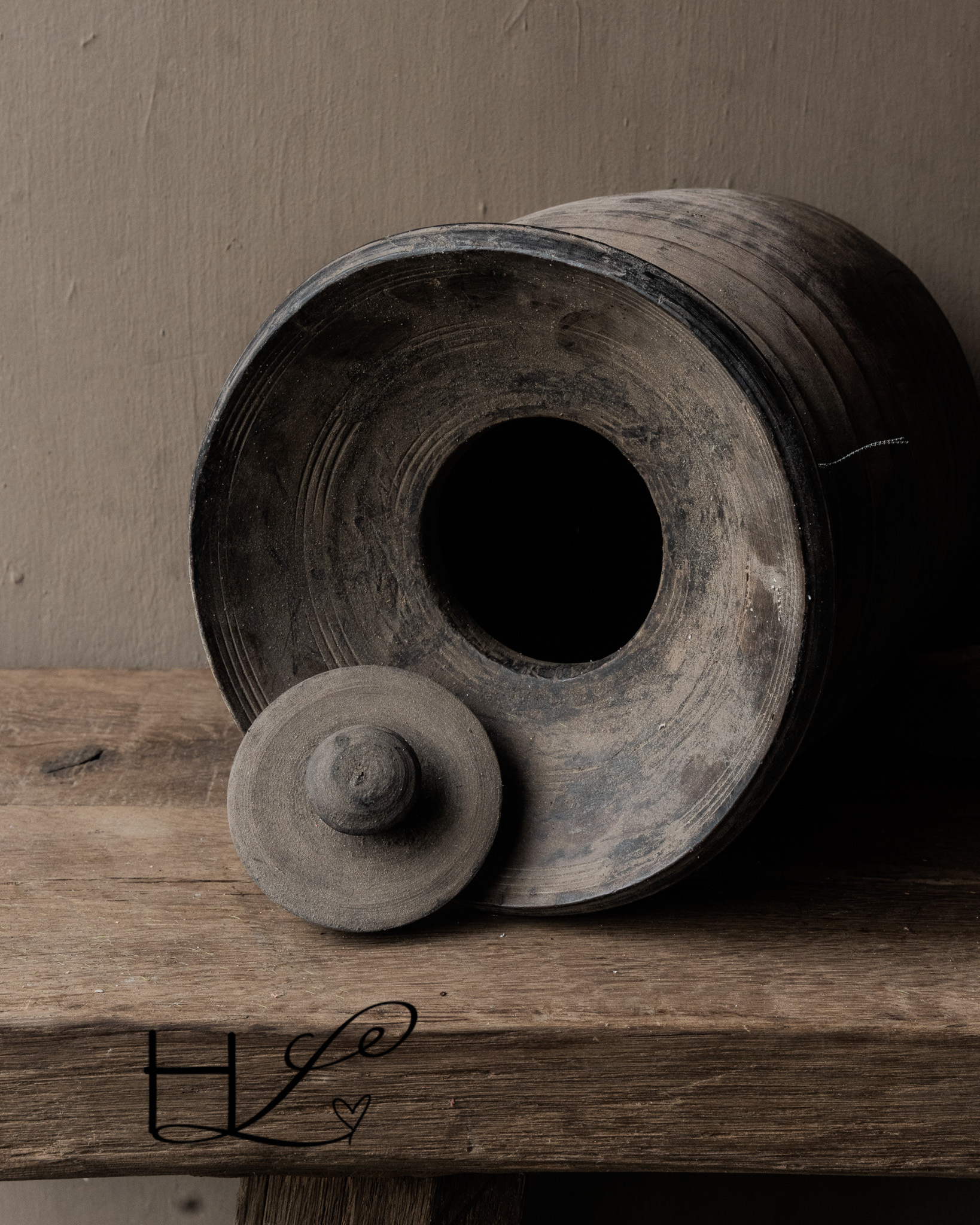 Originaler alter nepalesischer Holzkrug/Topf aus Hoffz mit Deckel-7