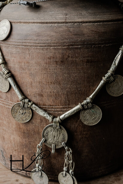 Unique old coin necklace – decorative object (India)