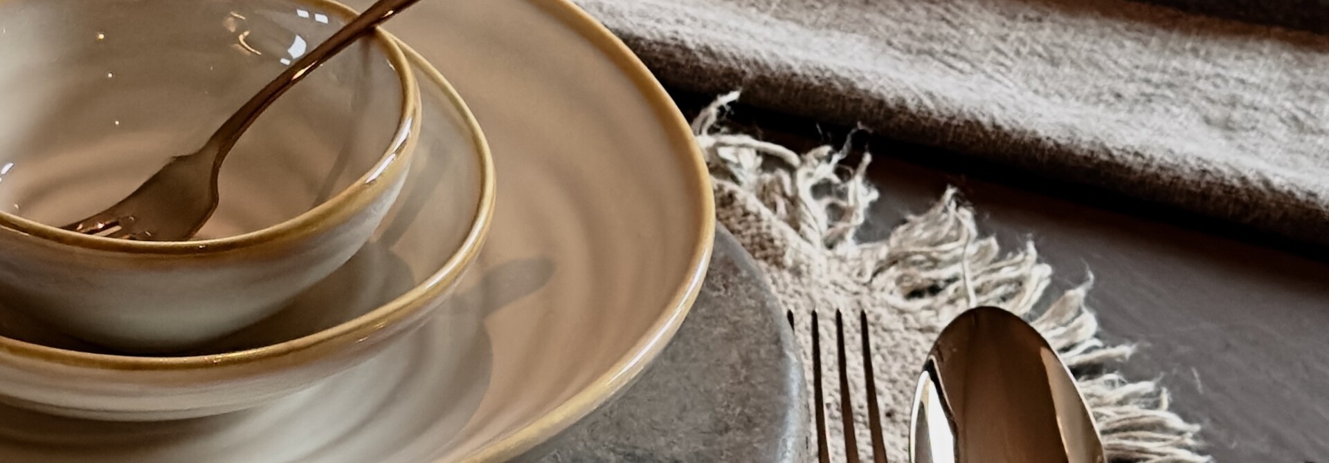 Bestekset TRULLI 2 persoons 10 delig rosé goud