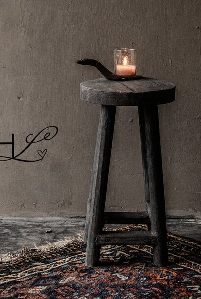 Old Farm round stool Aura Peeperkorn