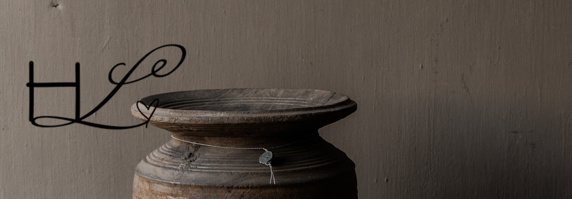 Original Old wooden Hoffz Nepalese Jar / Pot