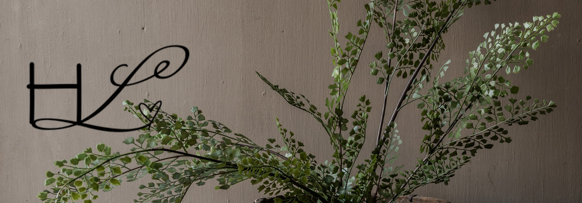 Oude Authentieke Rieten mand met houten rand