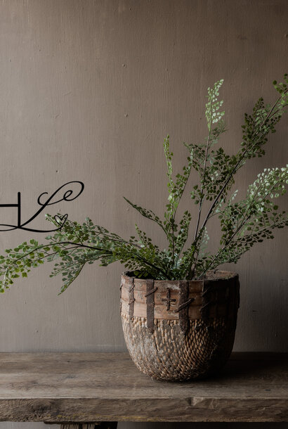 Oude Authentieke Rieten  mand  met houten rand