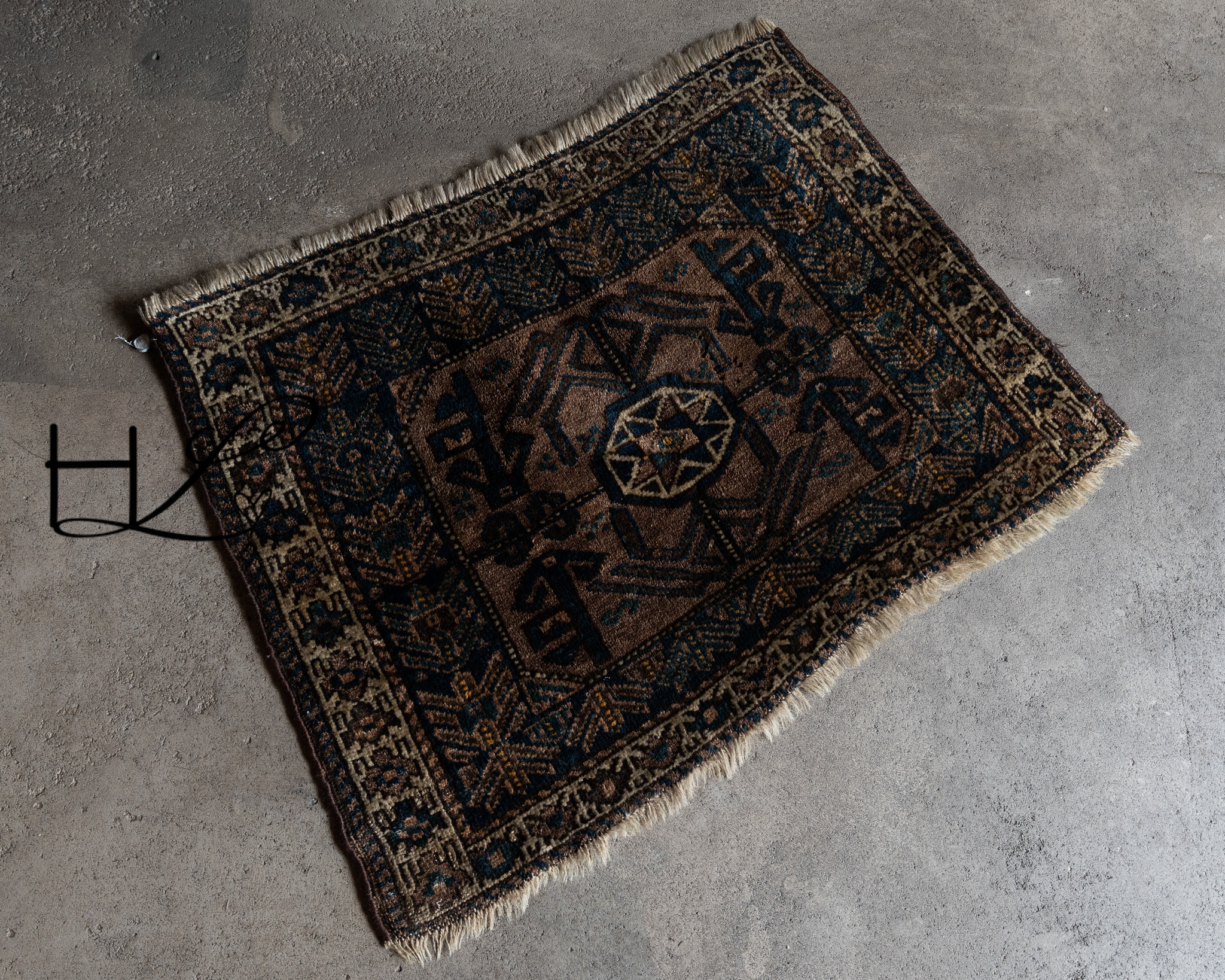 Vintage tablecloth or saddle cloth-3