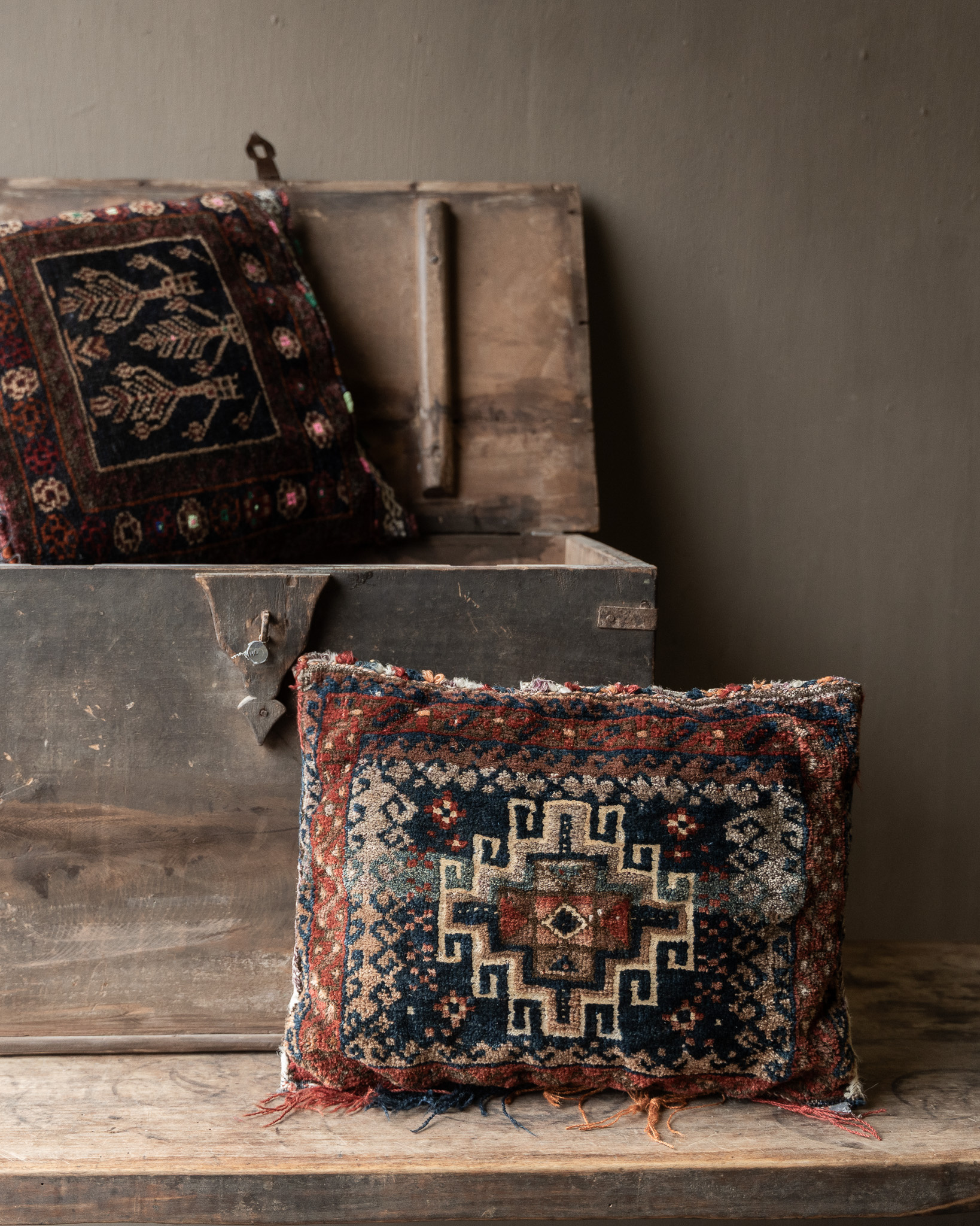 Oude Antieke Authentieke houten kist HOFFZ-7