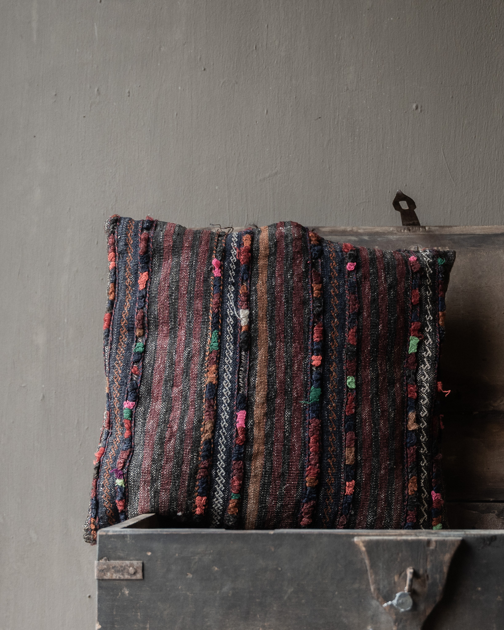 Vintage Carpet Cushion HOFFZ-2