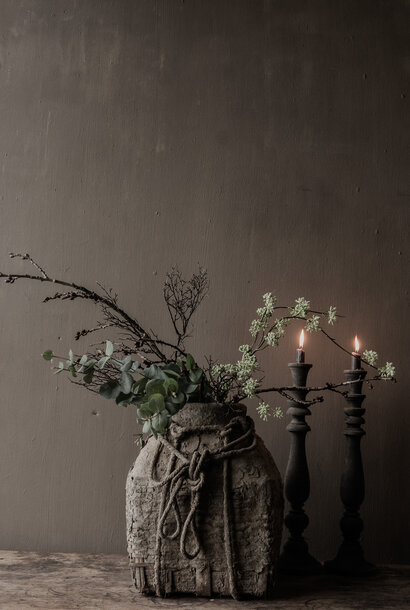 Uniek oud leem mandje /kruik