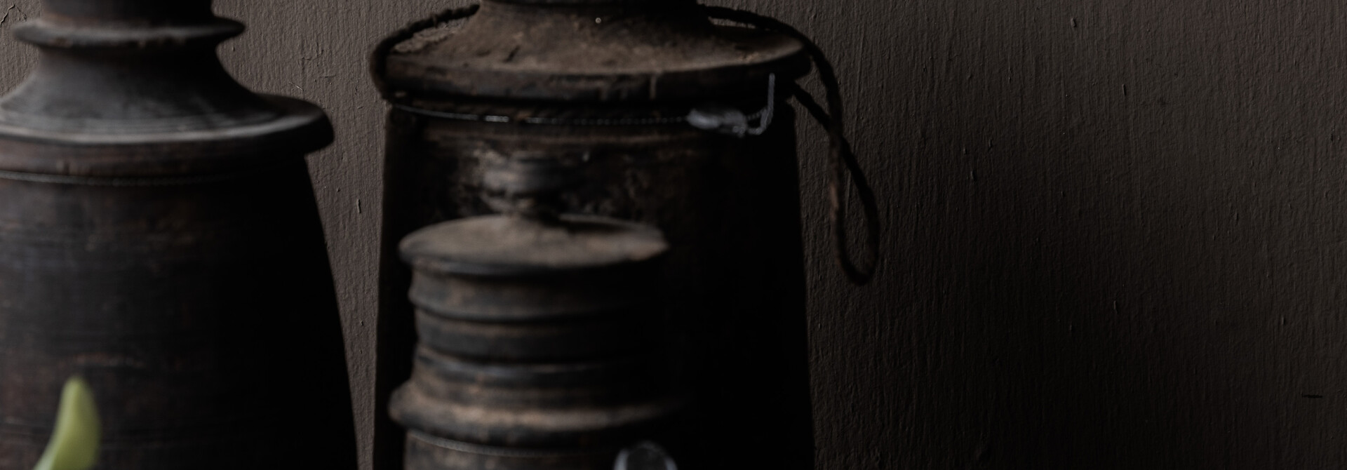 Original Old wooden Nepalese Jar / Pot with lid HOFFZ