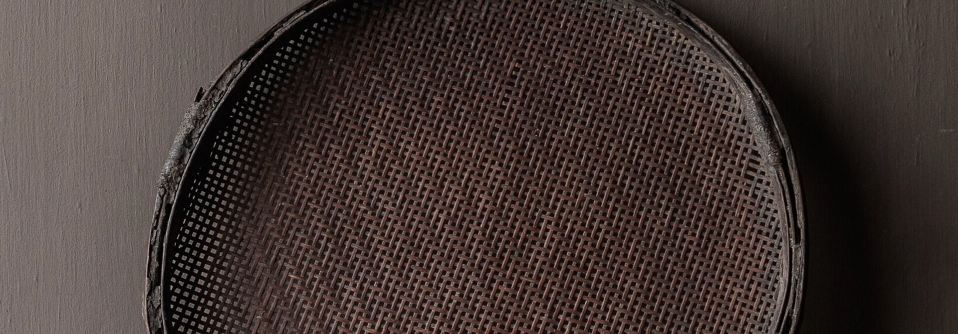 Authentieke Nepalese Rijstzeef – Handgevlochten | Uniek Decoratiestuk