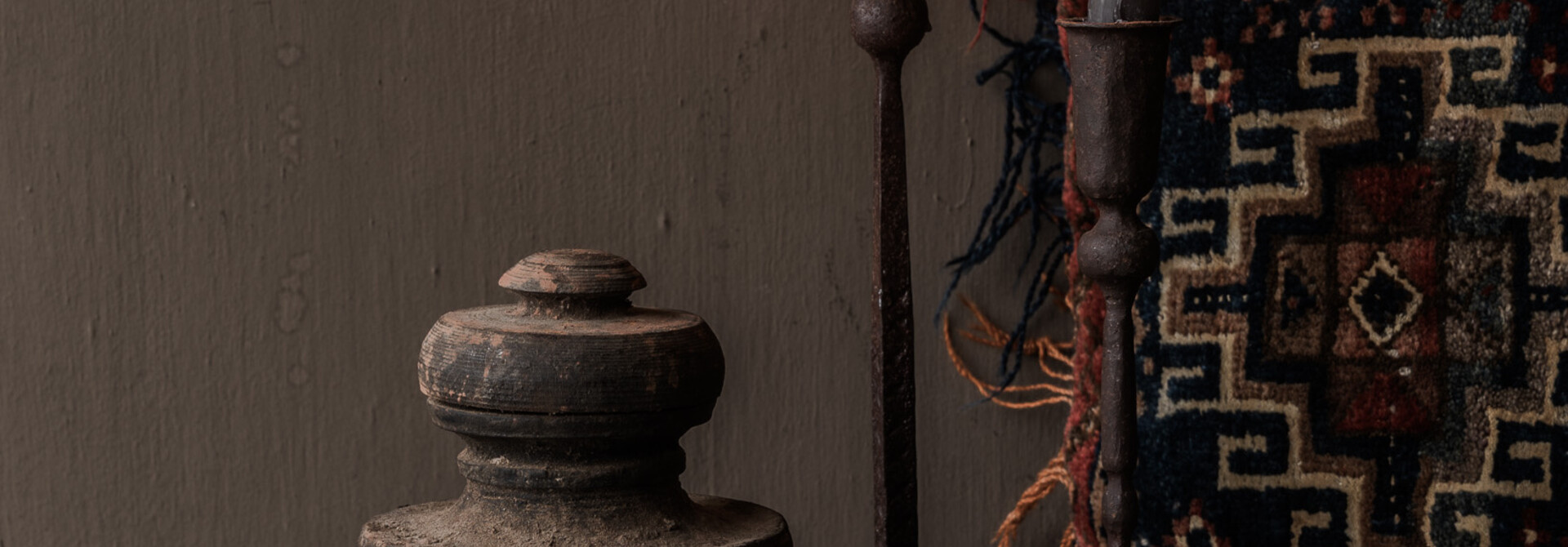 Original Old wooden Nepalese Jar / Pot with lid HOFFZ