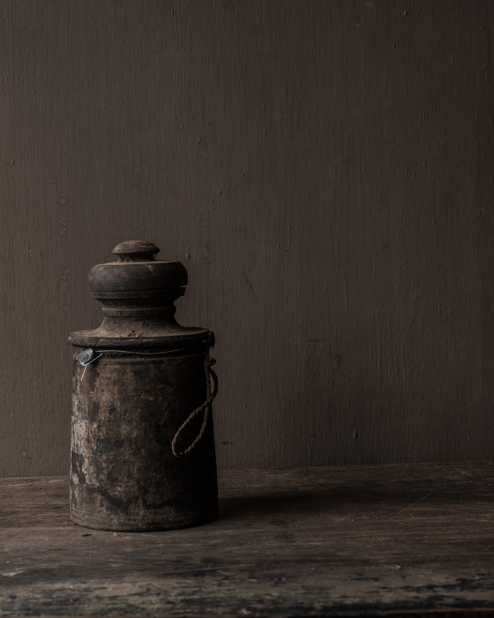 Original Old wooden Nepalese Jar / Pot with lid HOFFZ-5