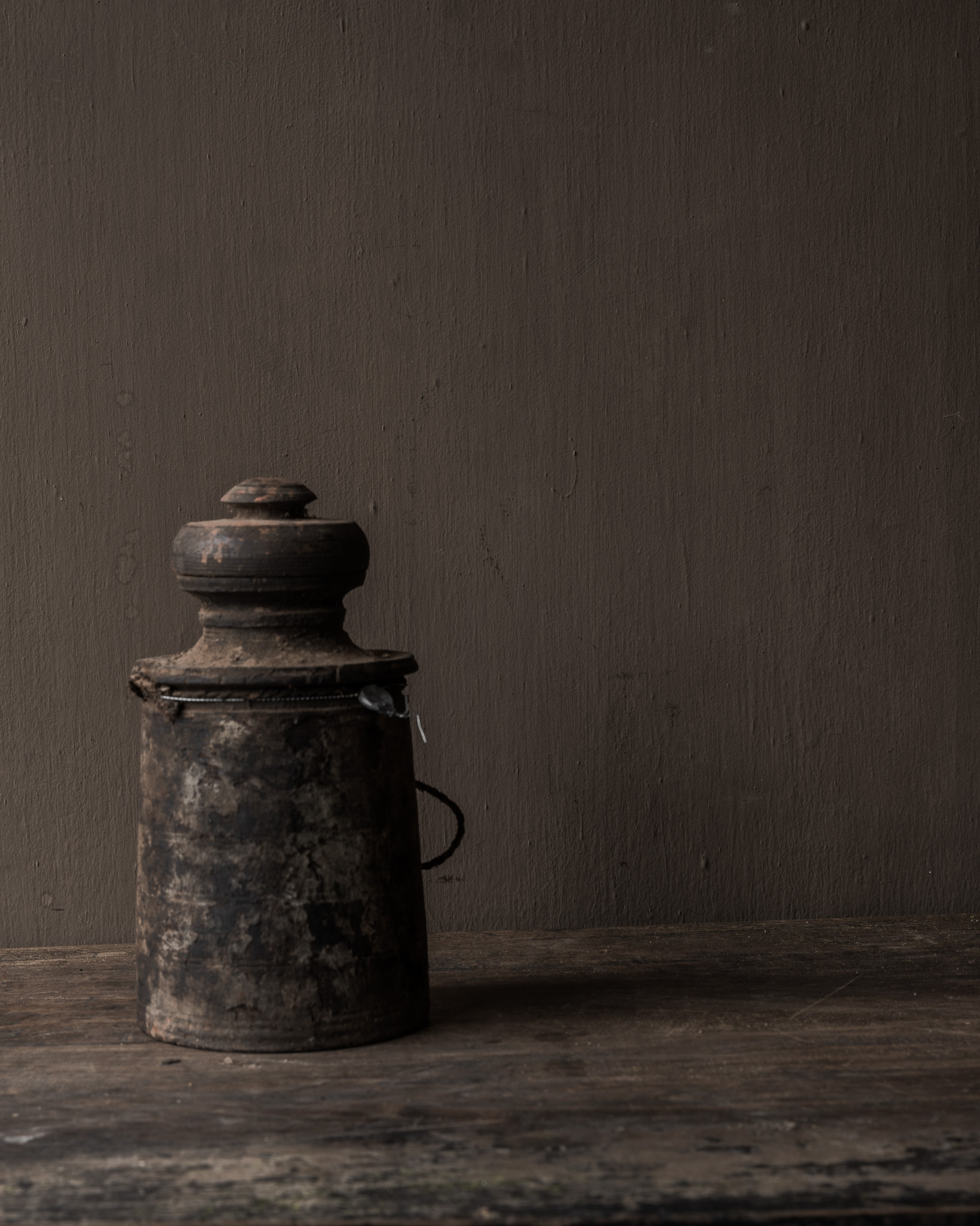 Original Old wooden Nepalese Jar / Pot with lid HOFFZ-6