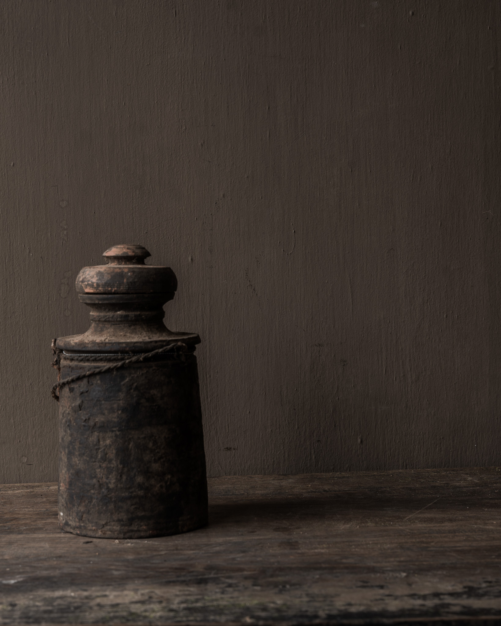 Original Old wooden Nepalese Jar / Pot with lid HOFFZ-7