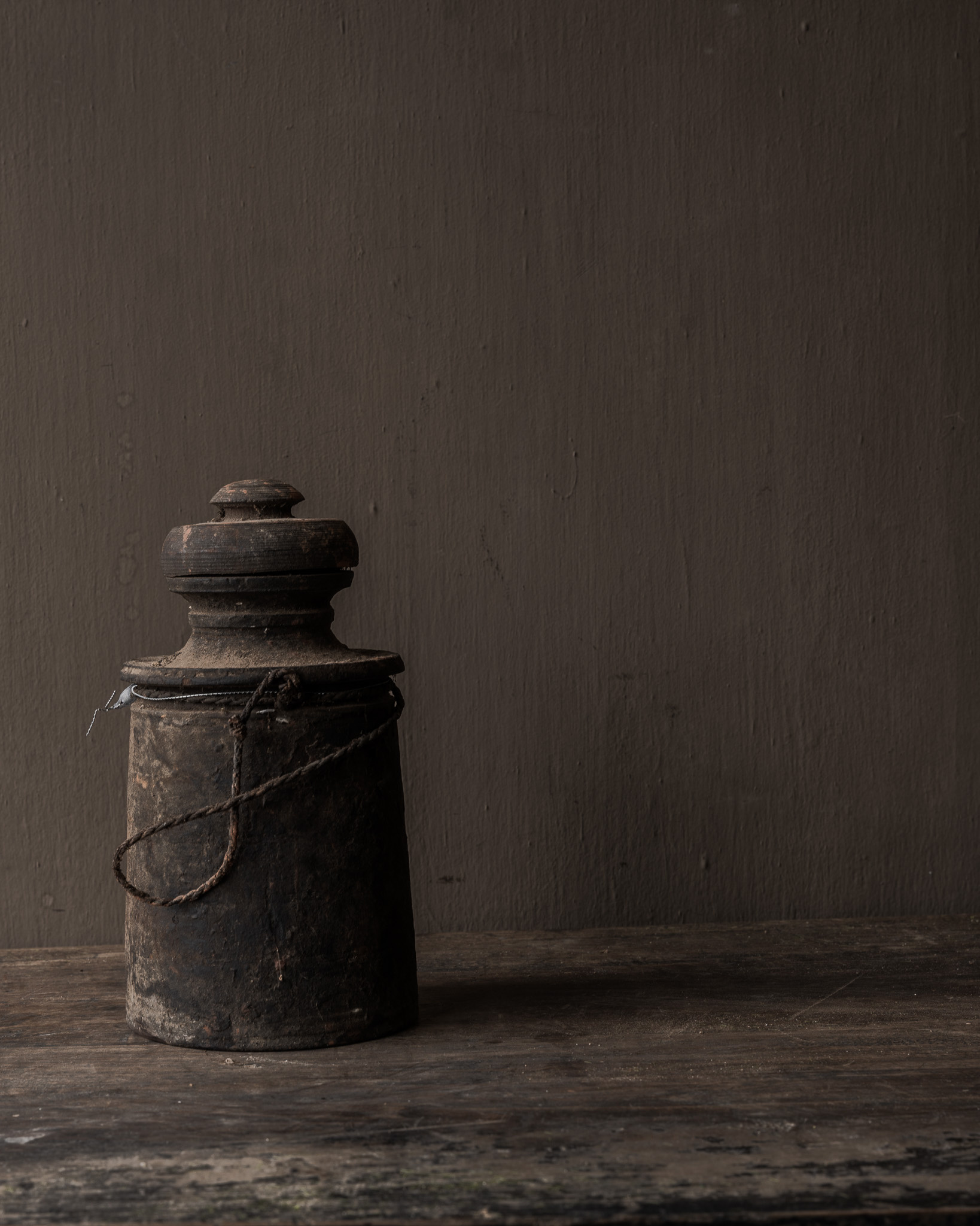 Original Old wooden Nepalese Jar / Pot with lid HOFFZ-8