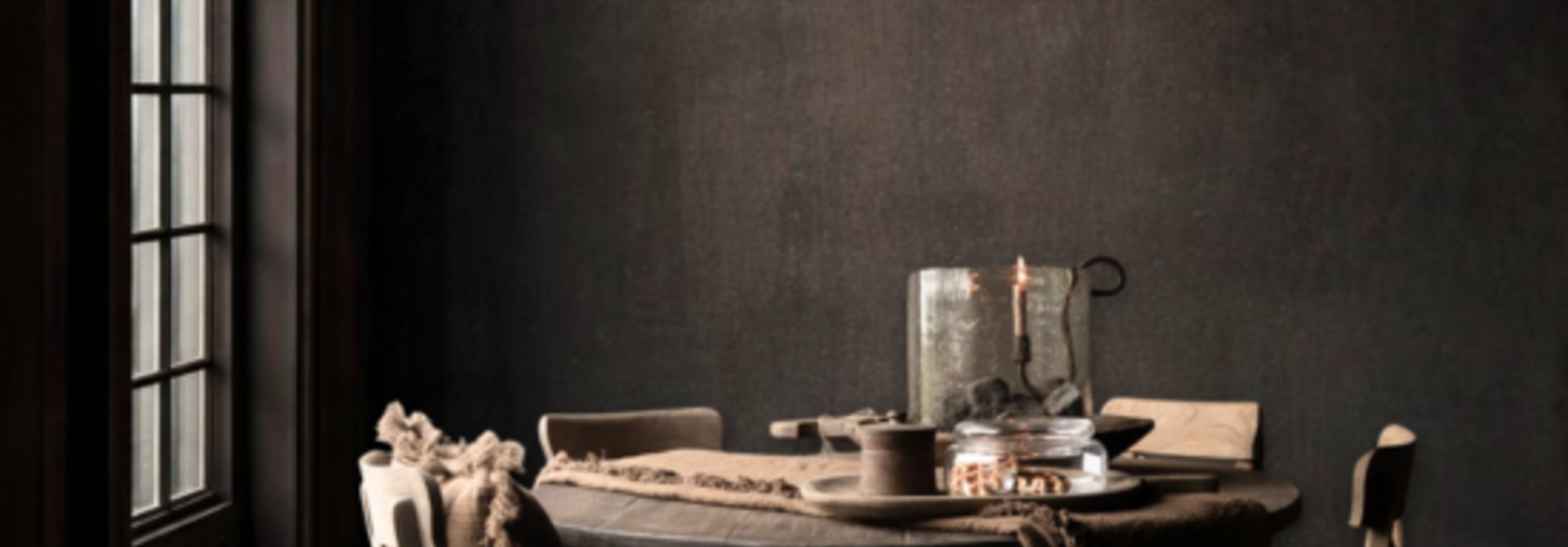 Sturdy, robust wooden round table HOFFZ