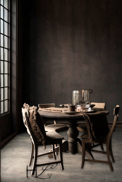 Sturdy, robust wooden round table HOFFZ