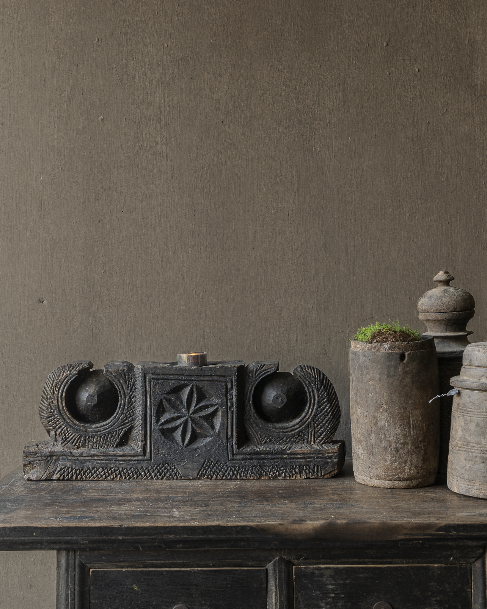 Aura Peeperkorn wooden ornament candlestick-2