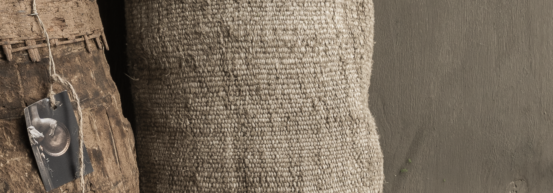 Hanfkissen aus recycelten Textilien – Natur – 30 × 60 cm