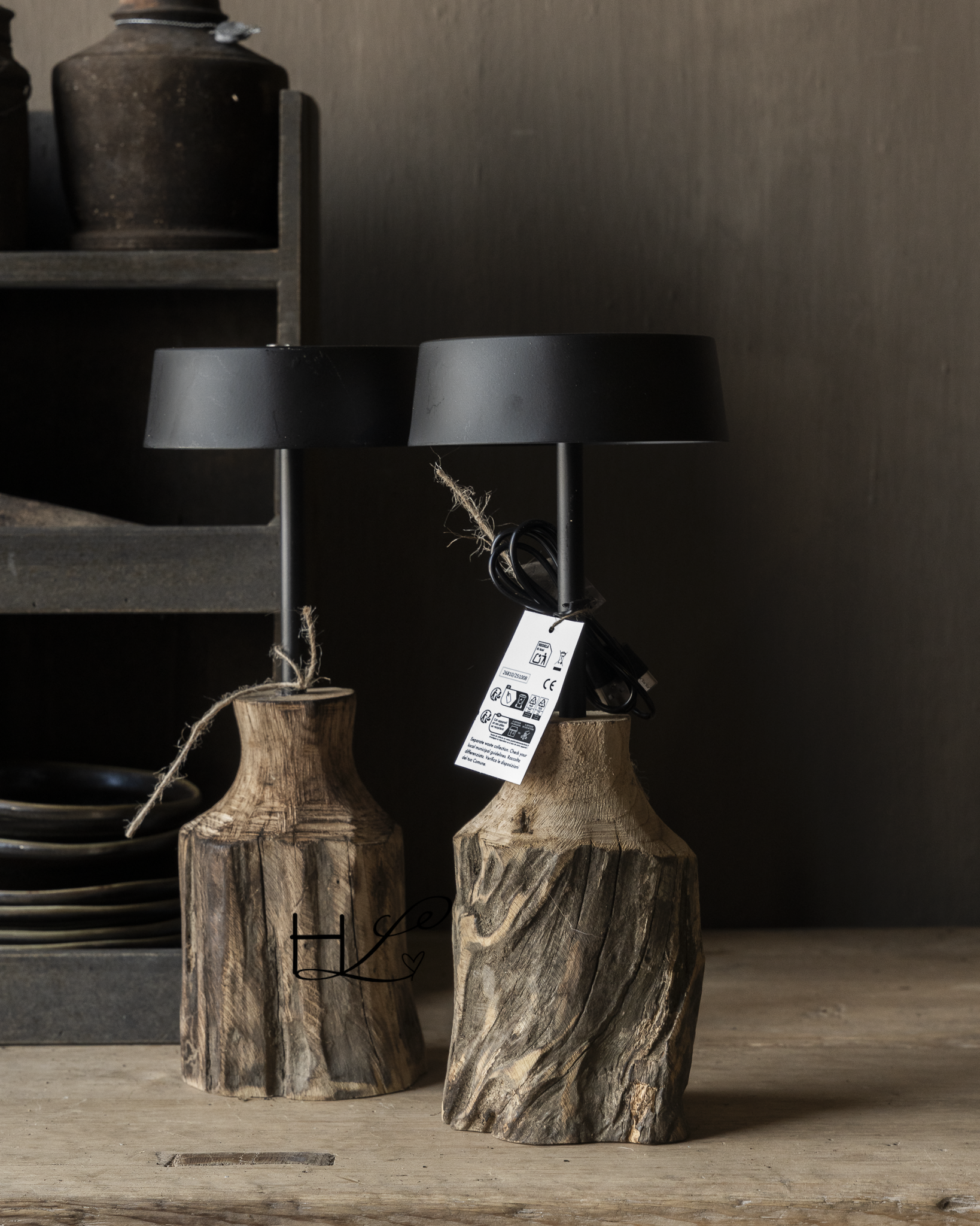 Stoere Houten Tafellamp – ca. 15 × 15 × 41 cm -5