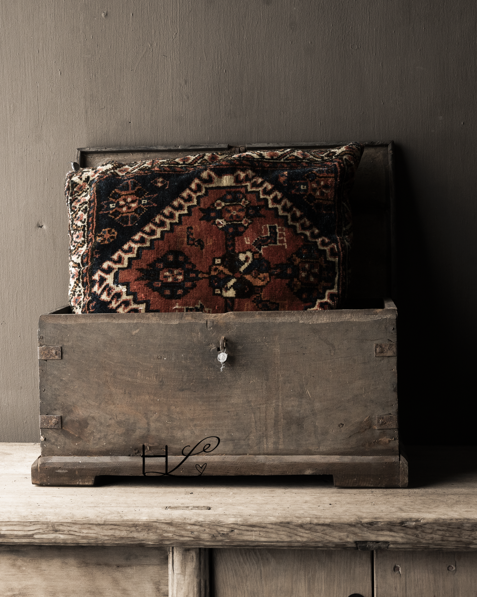 Old Antique Authentic wooden chest HOFFZ-2