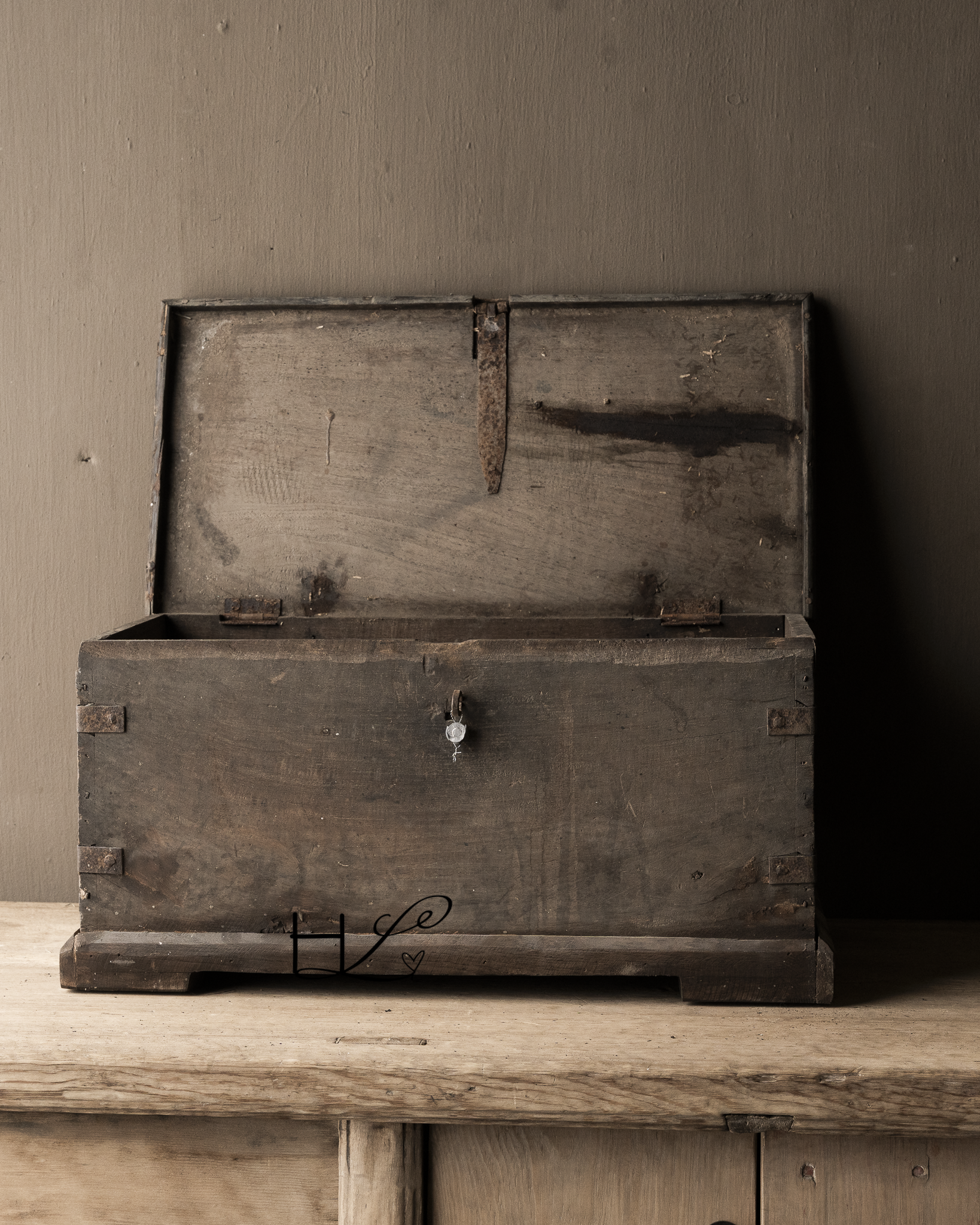 Old Antique Authentic wooden chest HOFFZ-3