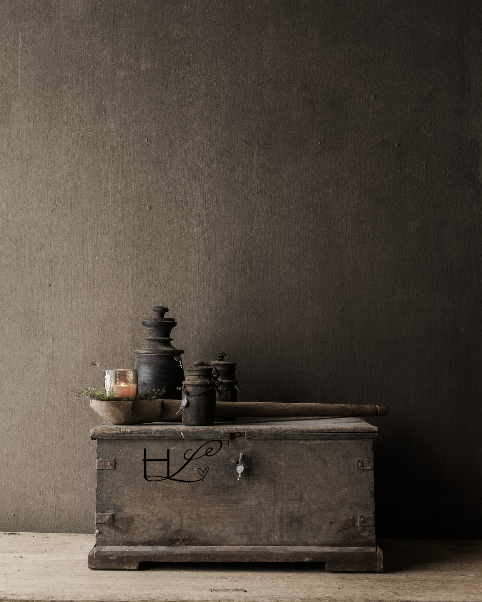 Old Antique Authentic wooden chest HOFFZ-1