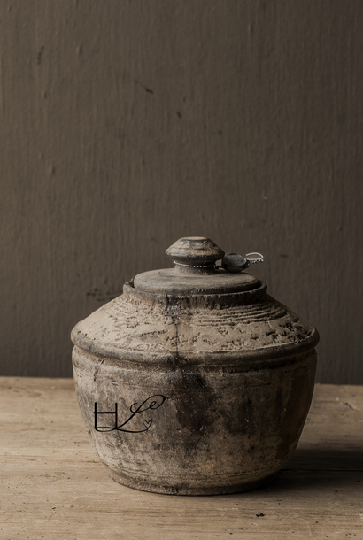 Original Old wooden Nepalese Pot with lid HOFFZ