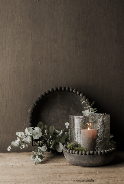 Sturdy wooden bowl with a beaded edge Yovan M or L