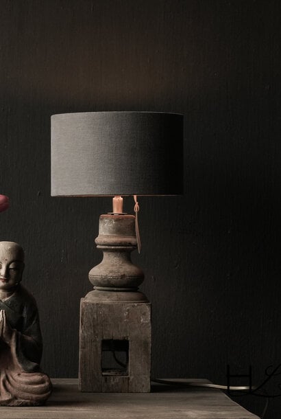 Schattig Klein houten balusterlampje