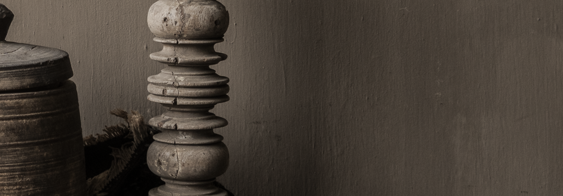 Uniek Houten Oude Baluster kandelaar