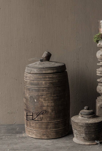 Originele Uniek Oude houten Hoffz Nepalese Kruik /Pot met deksel