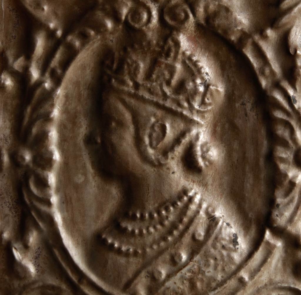 Wand paneeltje Brons met houten lijst Aura Peeperkorn-2