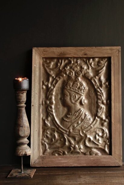 Bronzene Wandplatte mit Holzrahmen Aura Peeperkorn