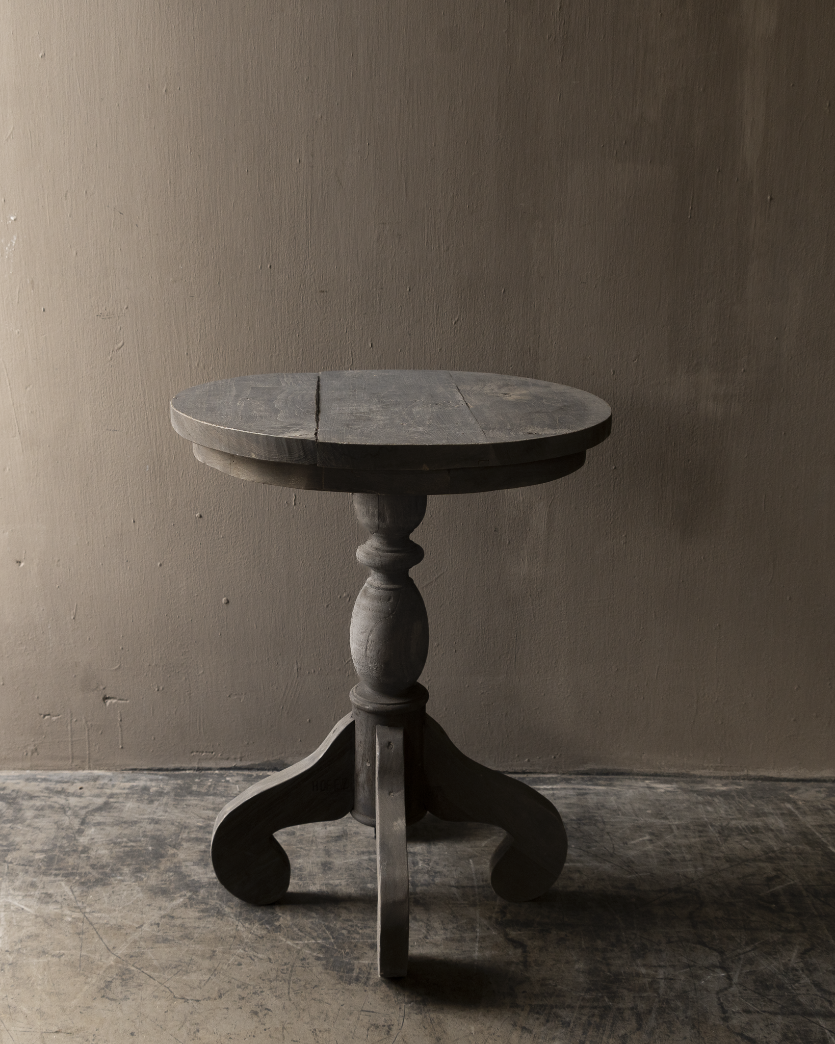 Stoer oud houten Wijntafel /Ronde tafel HOFFZ-4