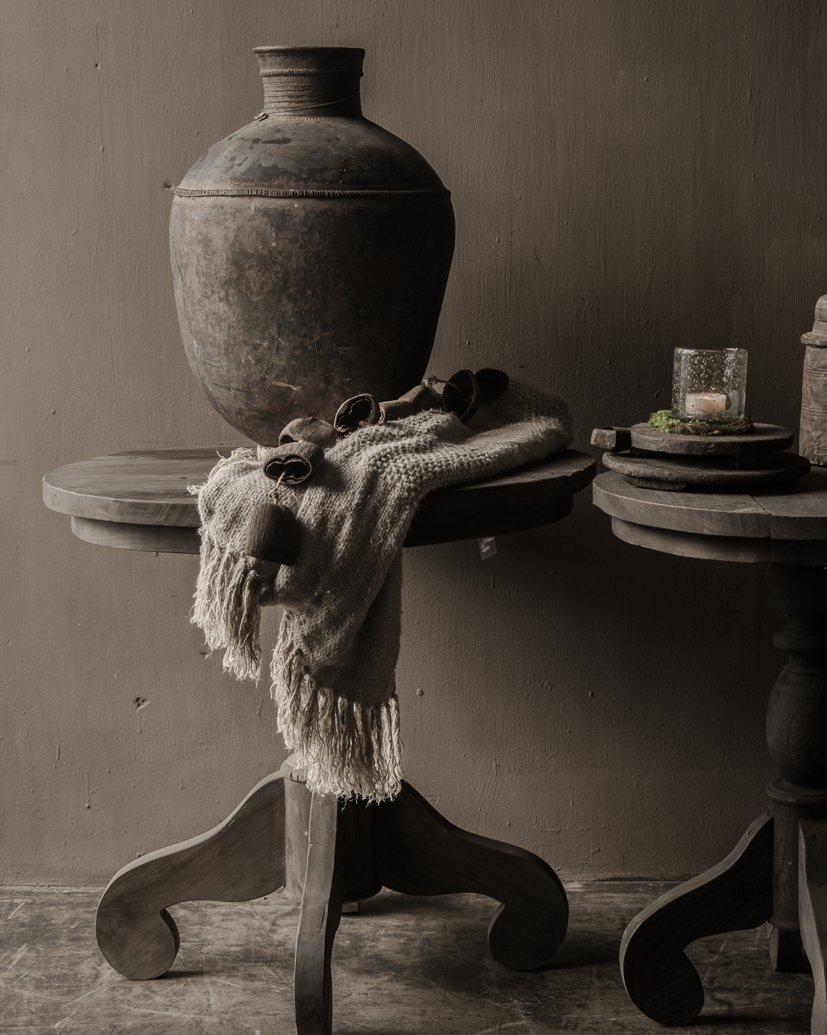 Stoer oud houten Wijntafel /Ronde tafel HOFFZ-5