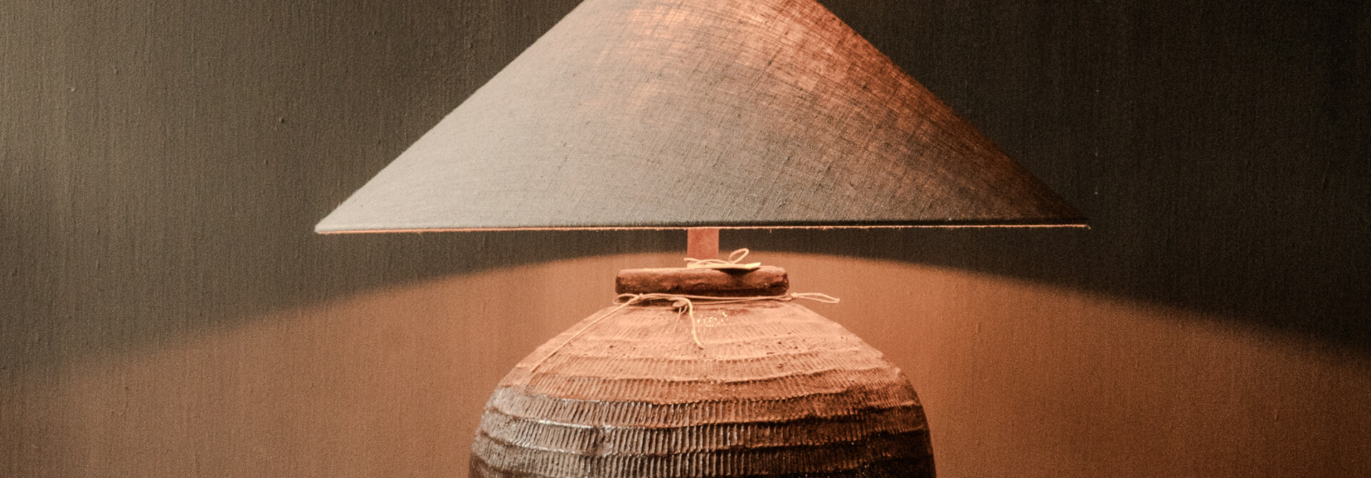 Kruiklamp gemaakt van oude Rijst kruik