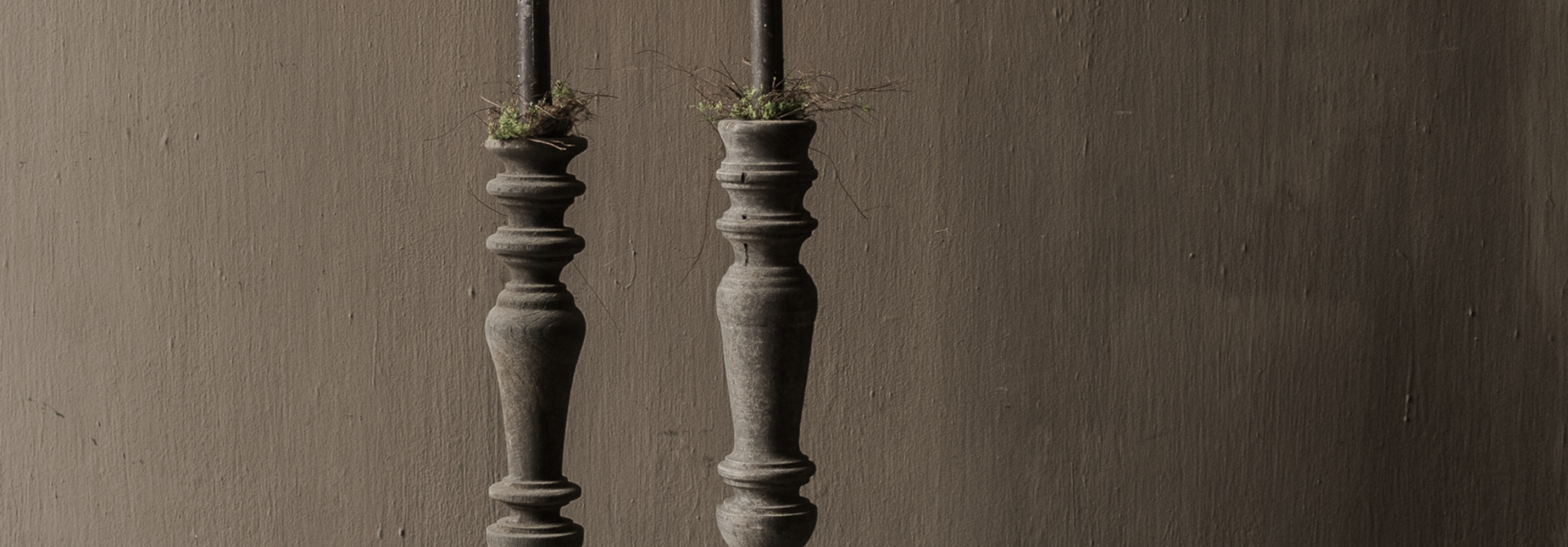 Stoer oud verweerd rustiek Houten kandelaar