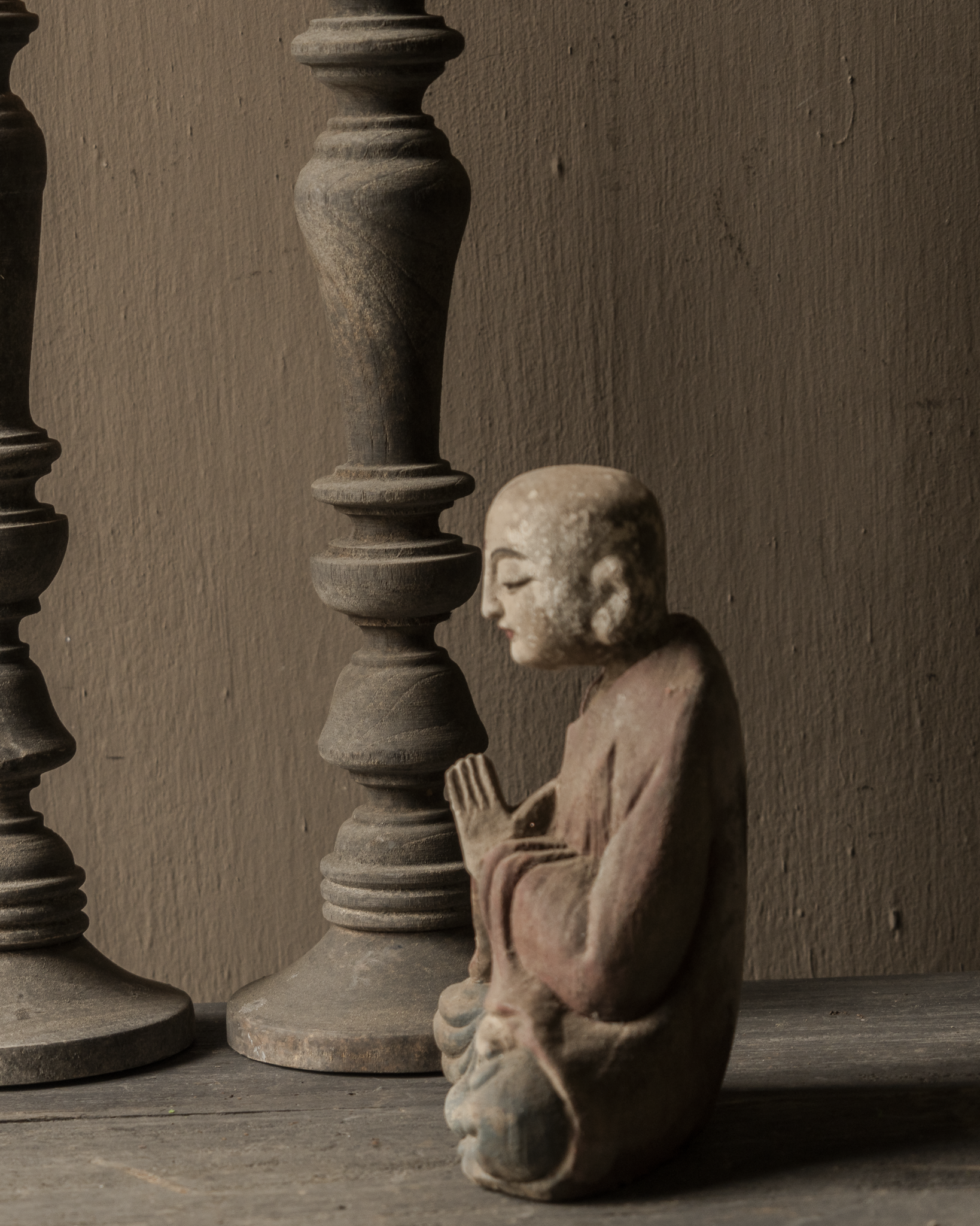 Antiek klein houten monnik beeldje-3