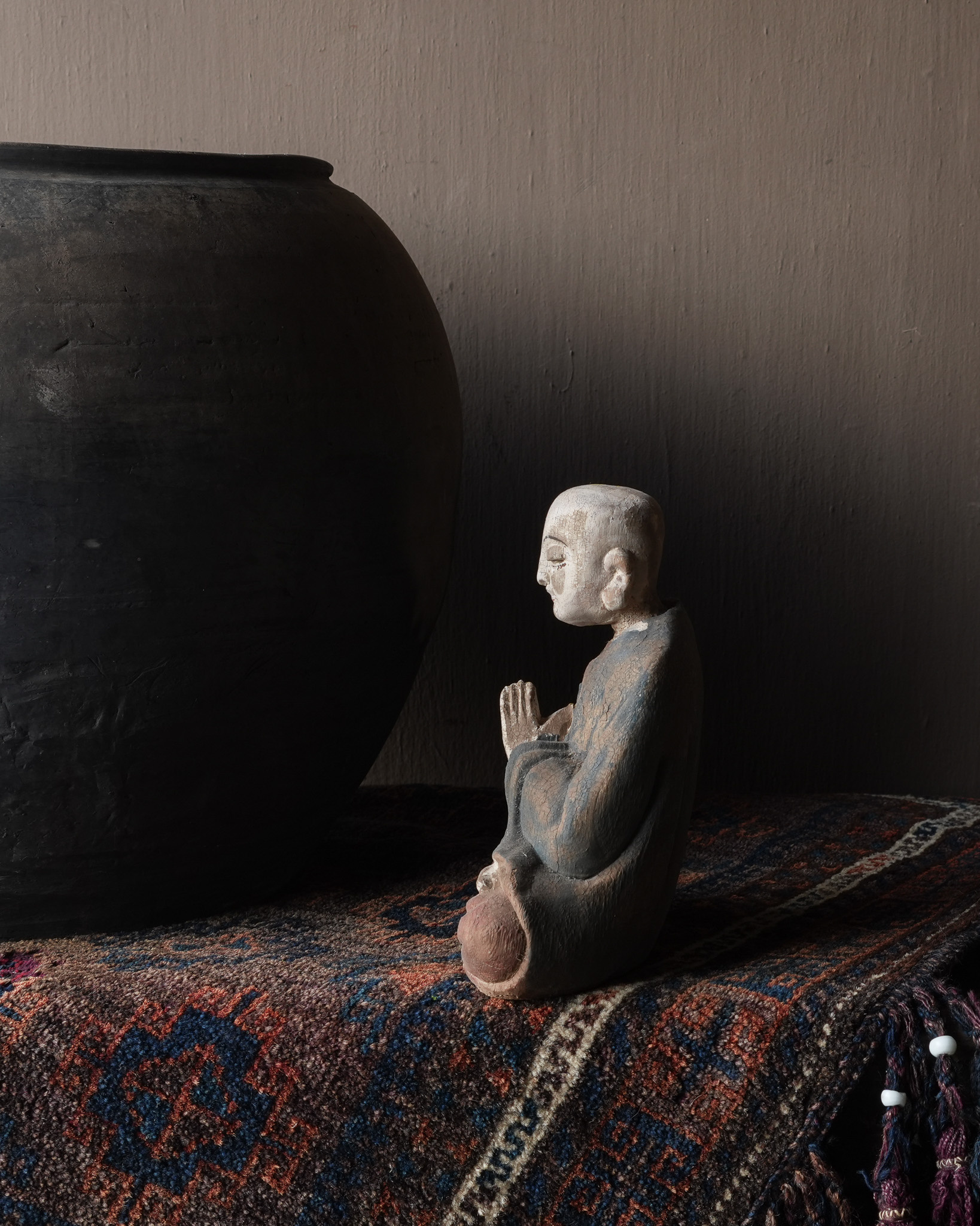 Antiek klein houten monnik beeldje-3