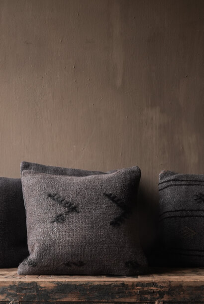Beautiful sturdy hemp cushion in anthracite gray