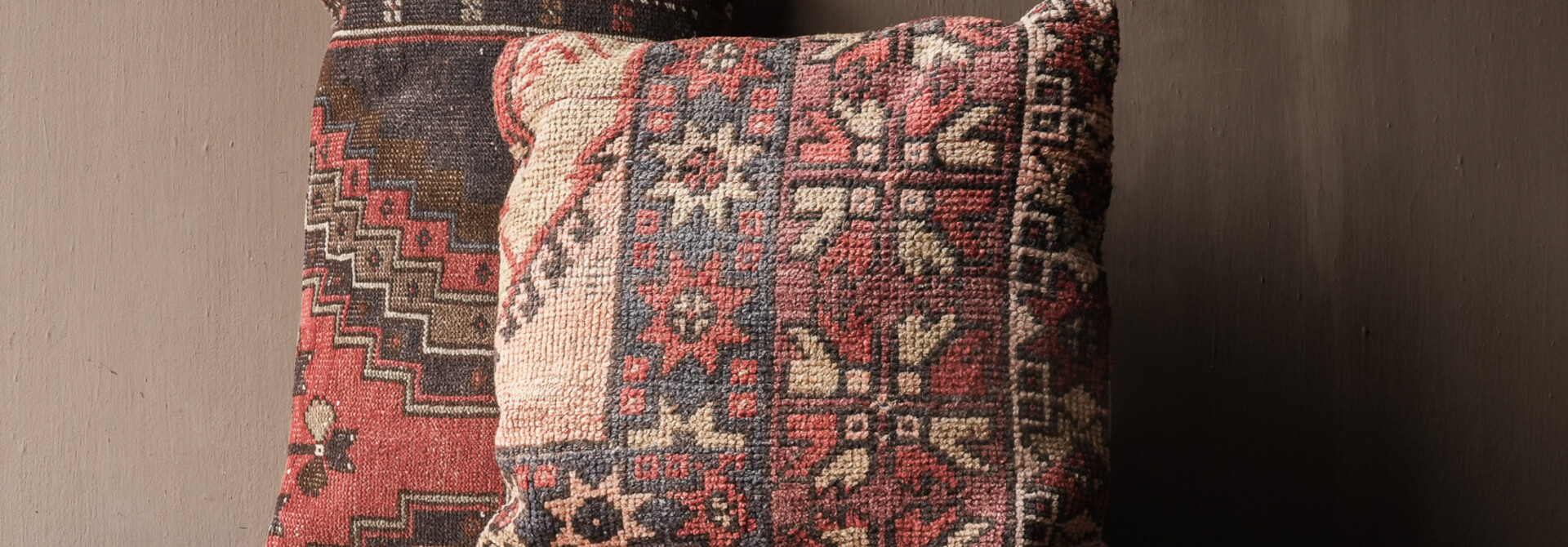 Beautiful sturdy hemp kilim cushion
