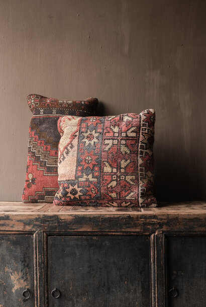 Beautiful sturdy hemp kilim cushion