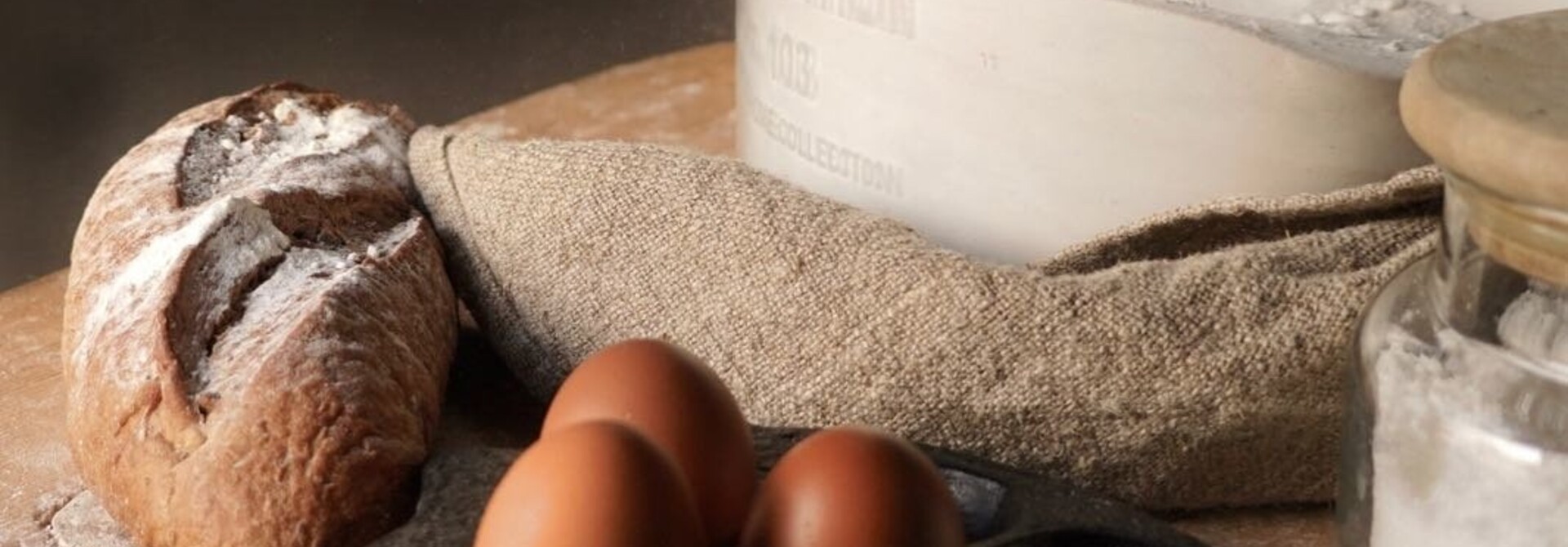 Oud Indisch stenen malplaatje – uniek wabi sabi decoratie object