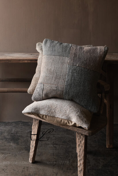 Unique sturdy hemp cushion – grey/taupe Including filling