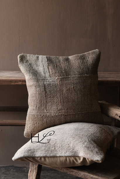 Unique, sturdy hemp cushion – taupe | 50x50 cm | including filling