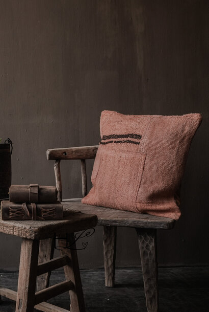 Unieke  houten stoel – handgemaakt karakterstuk