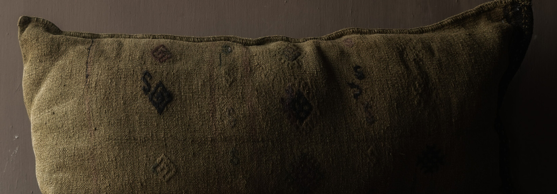 Prachtig  Stoer grof geweven Kussen ( Graanzak )