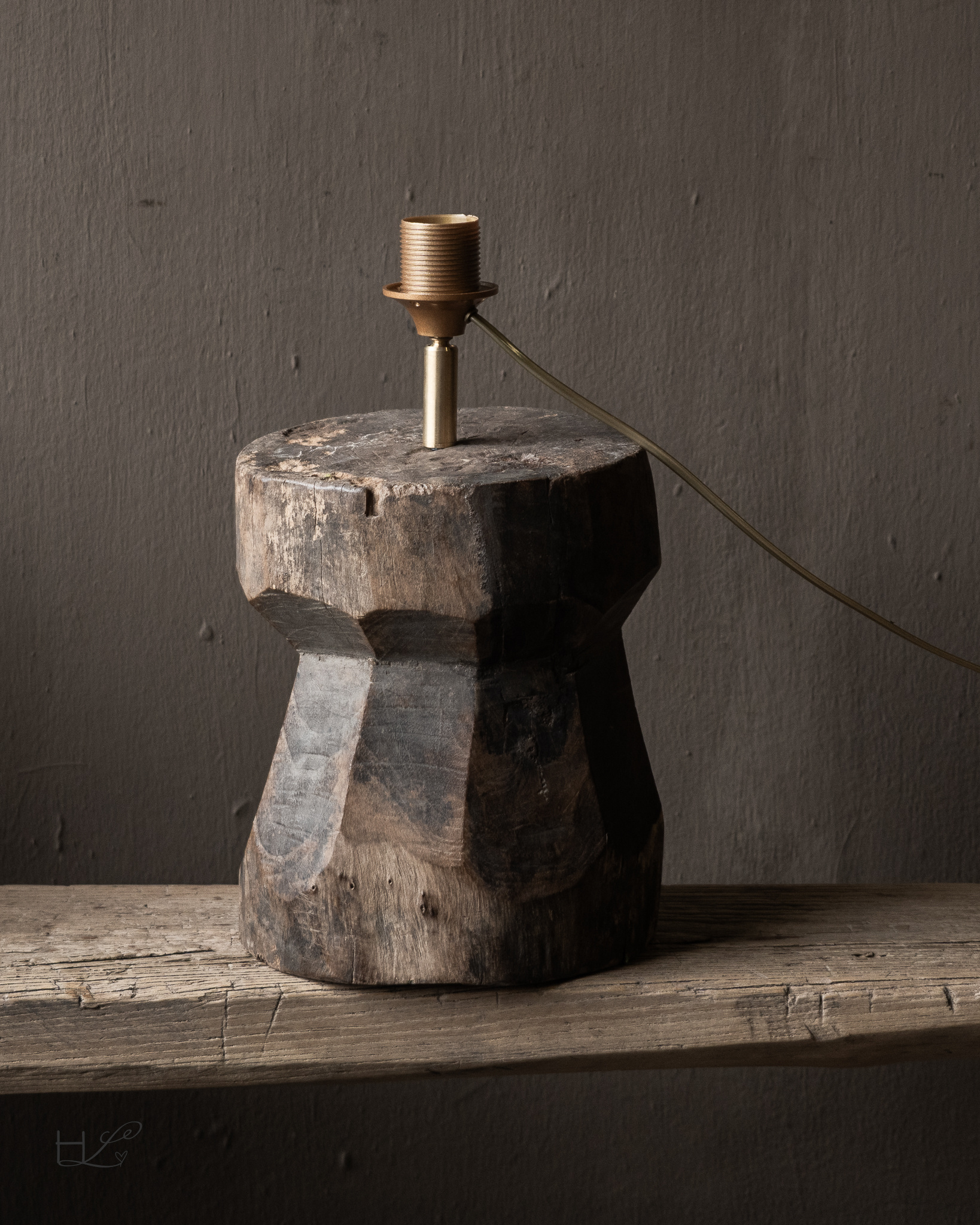 Unique table lamp made from an old wooden baluster – authentic-6